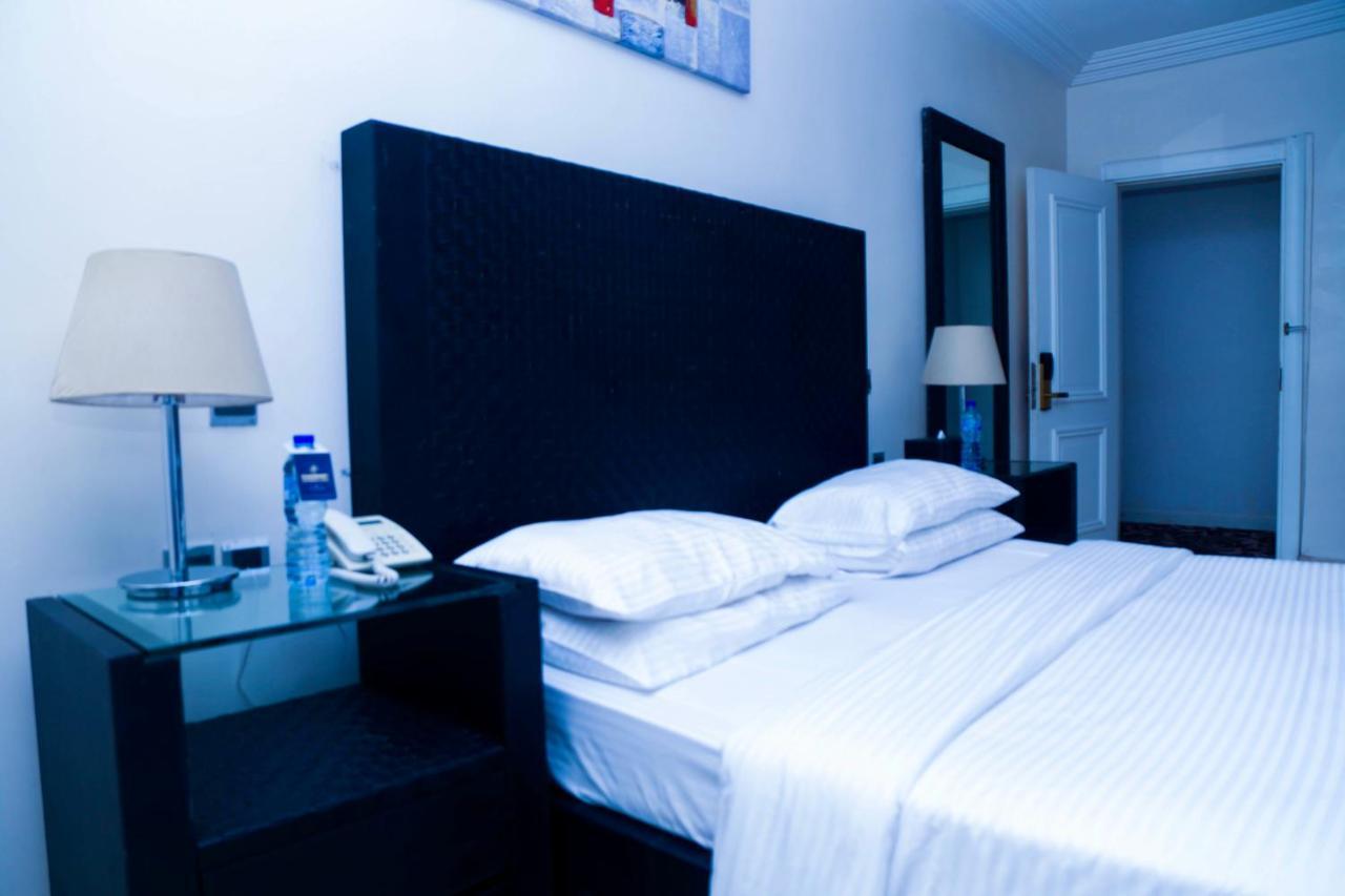Summerset Continental Hotel Gana Mobushipe Exteriér fotografie