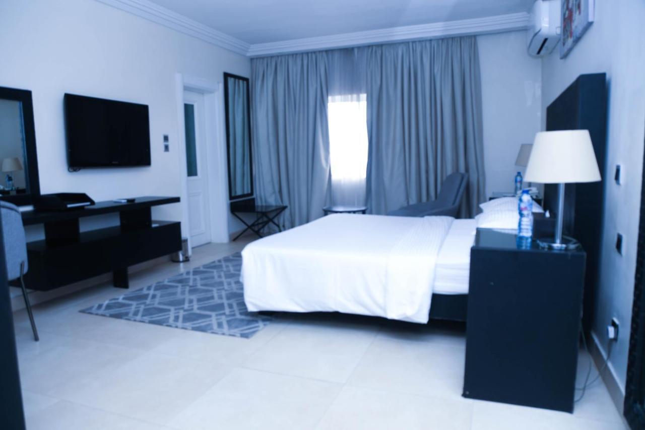 Summerset Continental Hotel Gana Mobushipe Exteriér fotografie