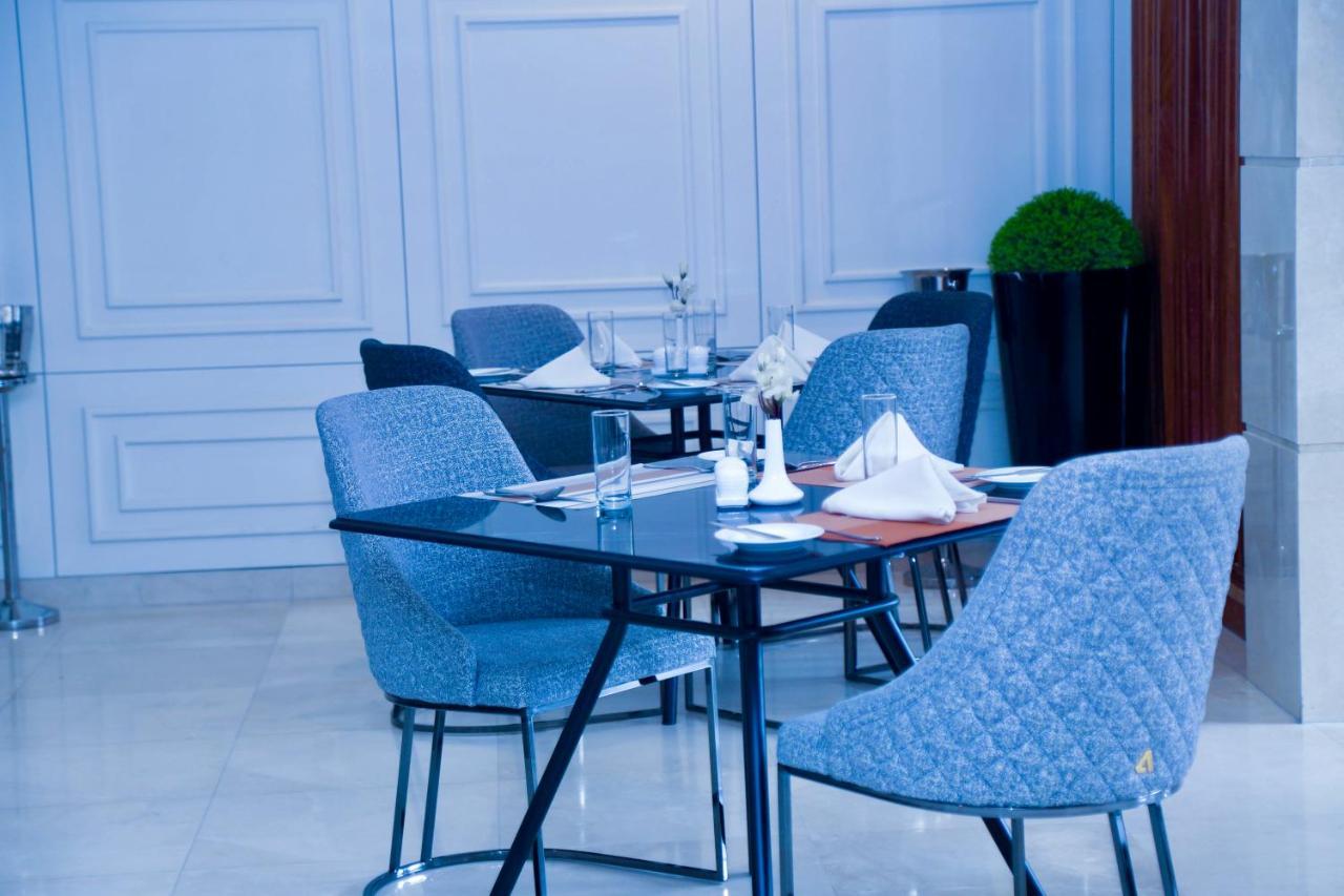 Summerset Continental Hotel Gana Mobushipe Exteriér fotografie